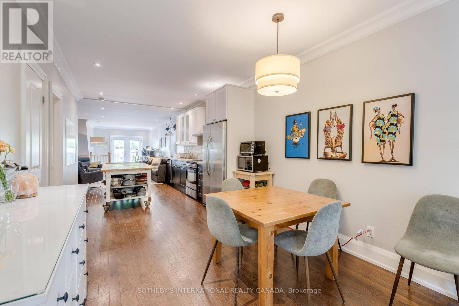Toronto (cabbagetown-south St. James Town), ON M4X1H6,412 WELLESLEY STREET E