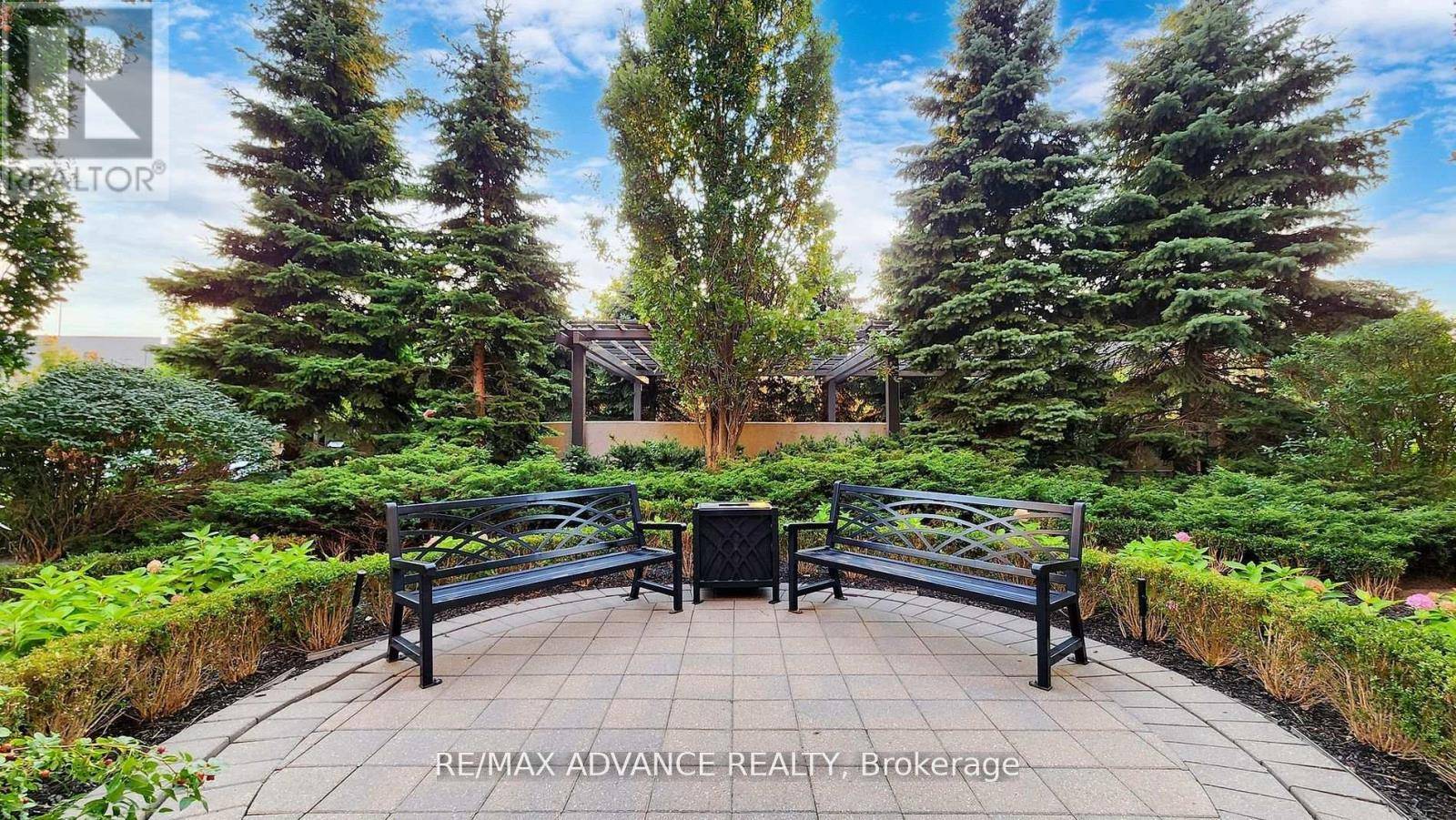 Toronto (banbury-don Mills), ON M3C0J4,133 Wynford DR #1006
