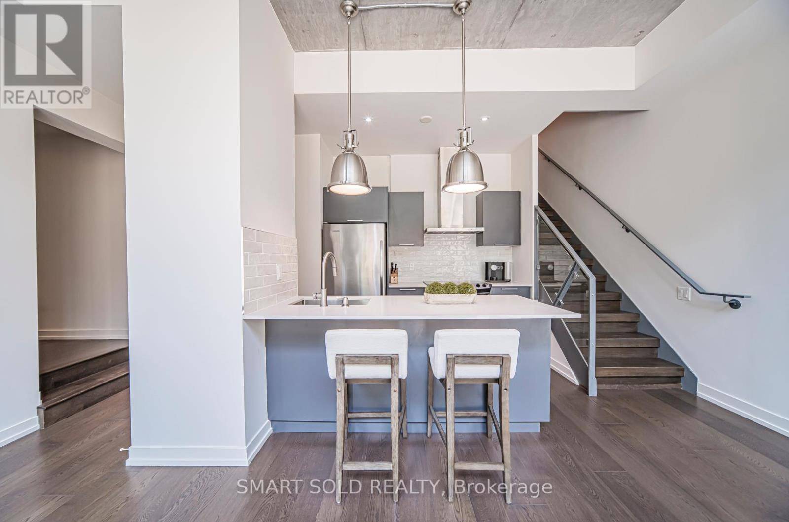 Toronto (waterfront Communities), ON M5V0H6,650 West King ST West #106