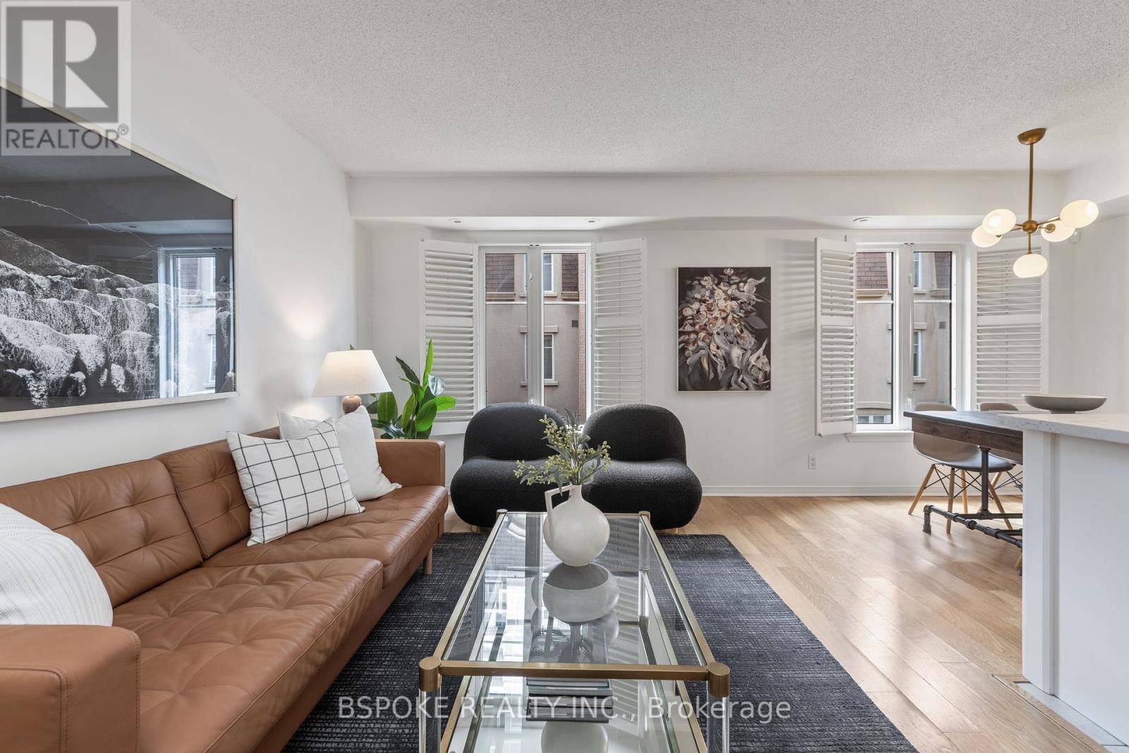 Toronto (niagara), ON M6K3P1,46 Western Battery RD #834