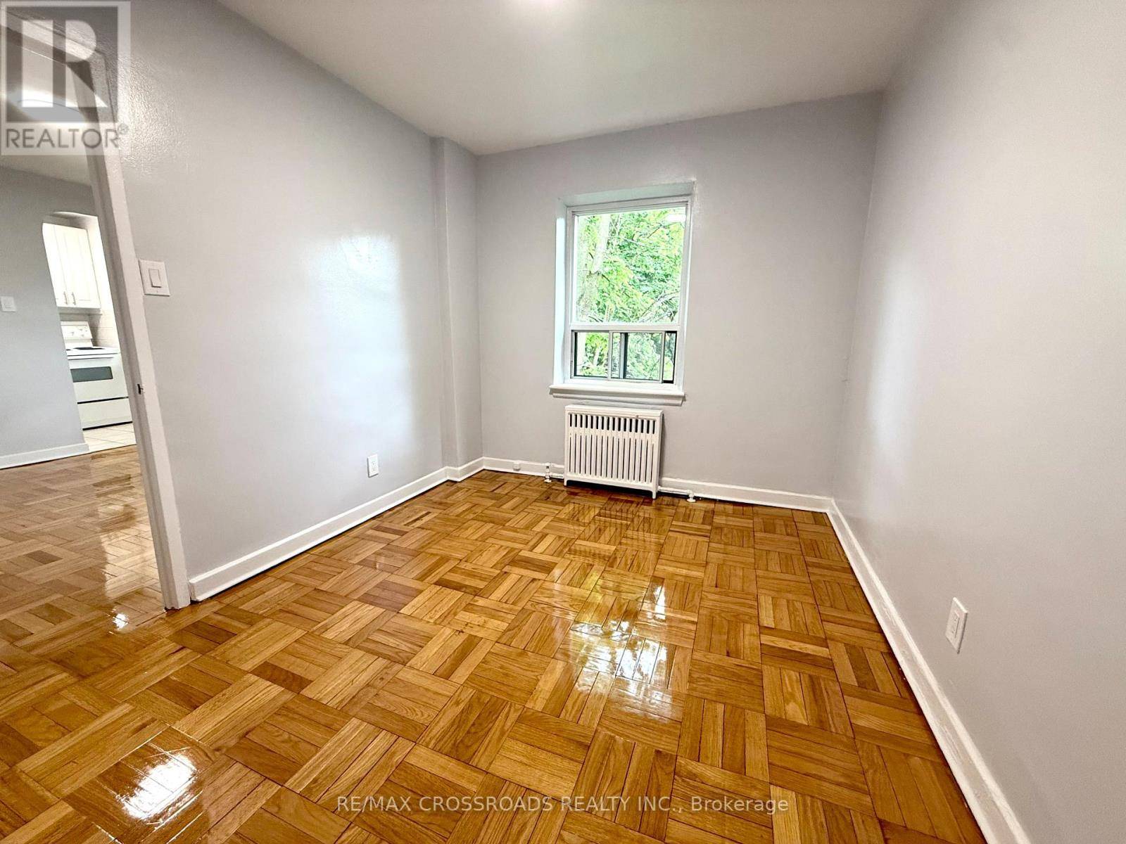 Toronto (lawrence Park South), ON M4N2J3,2770 Yonge ST #204