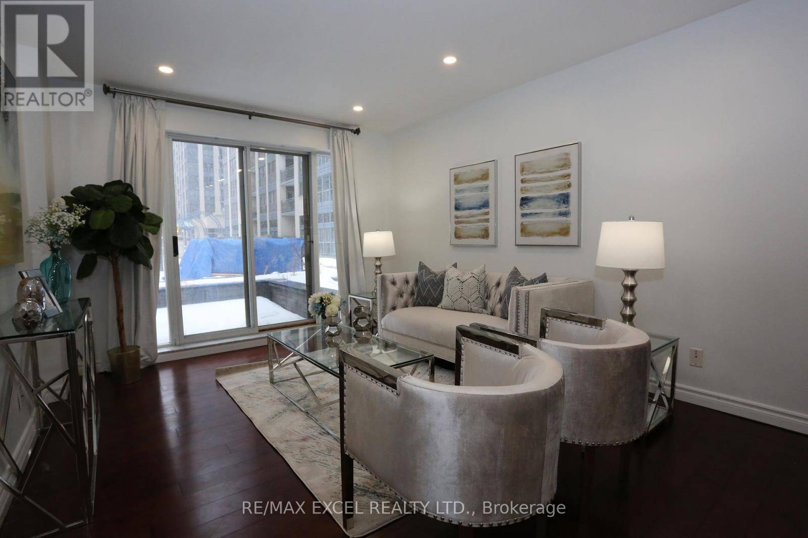 Toronto (willowdale East), ON M2N6R6,38 Hollywood AVE #114