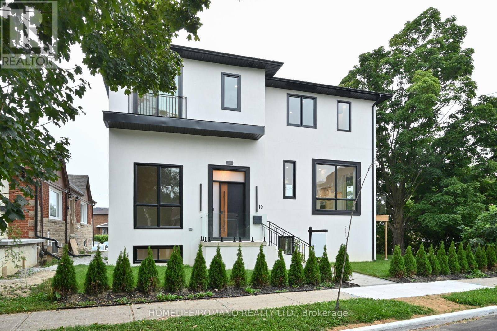 Toronto (clanton Park), ON M3H3A8,19 KING HIGH AVENUE