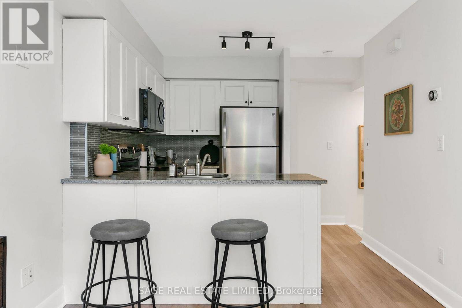 Toronto (cabbagetown-south St. James Town), ON M4Y2G8,415 Jarvis ST #373