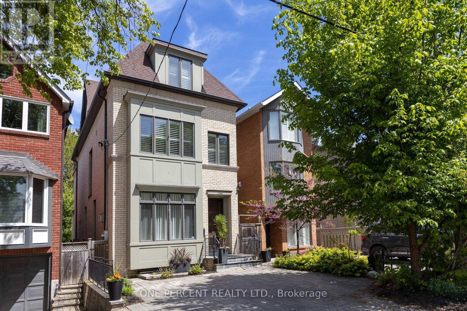 Toronto (lawrence Park North), ON M4N2Y2,149 RONAN AVENUE