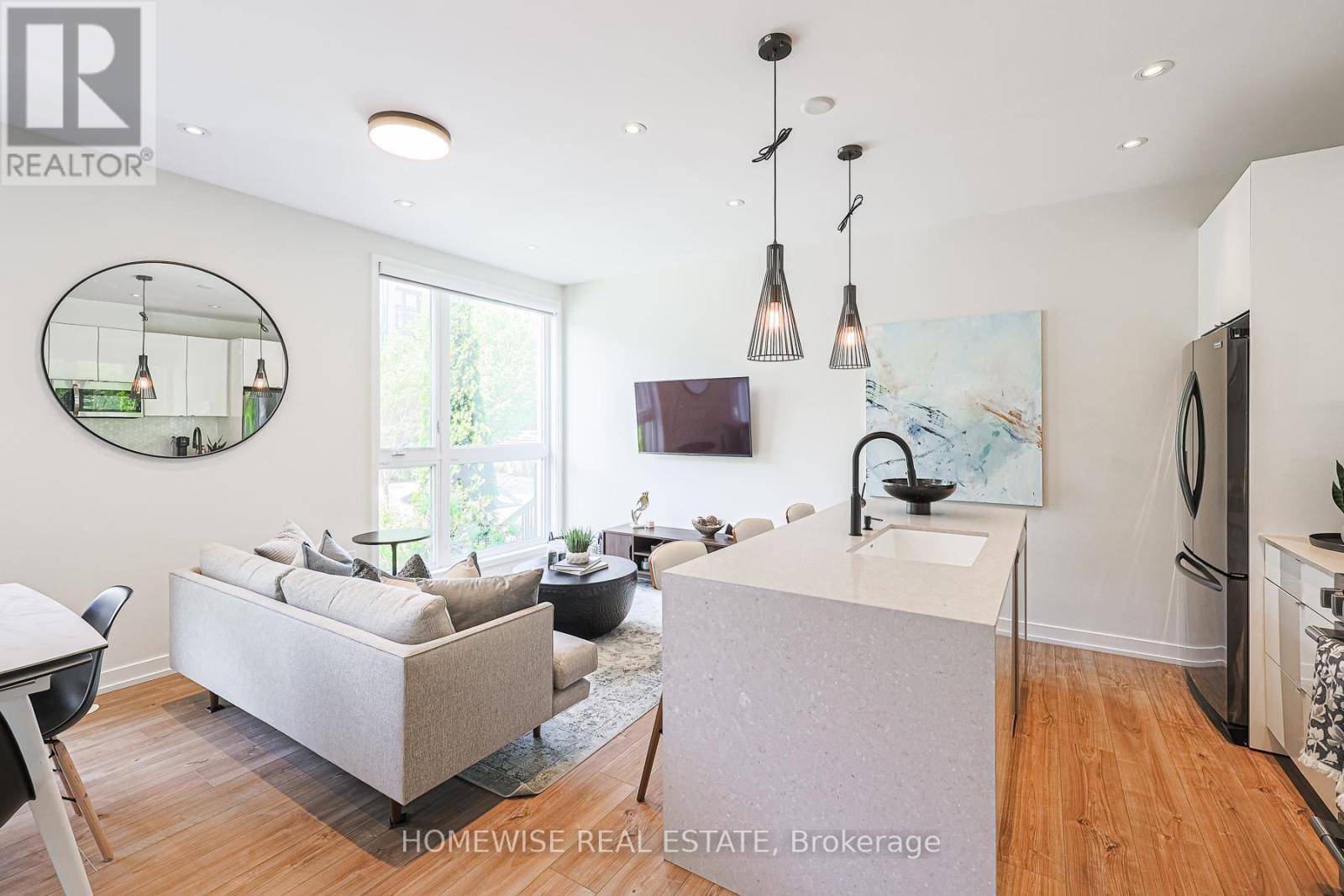 Toronto (little Portugal), ON M6K1P4,39 Florence ST #TH3