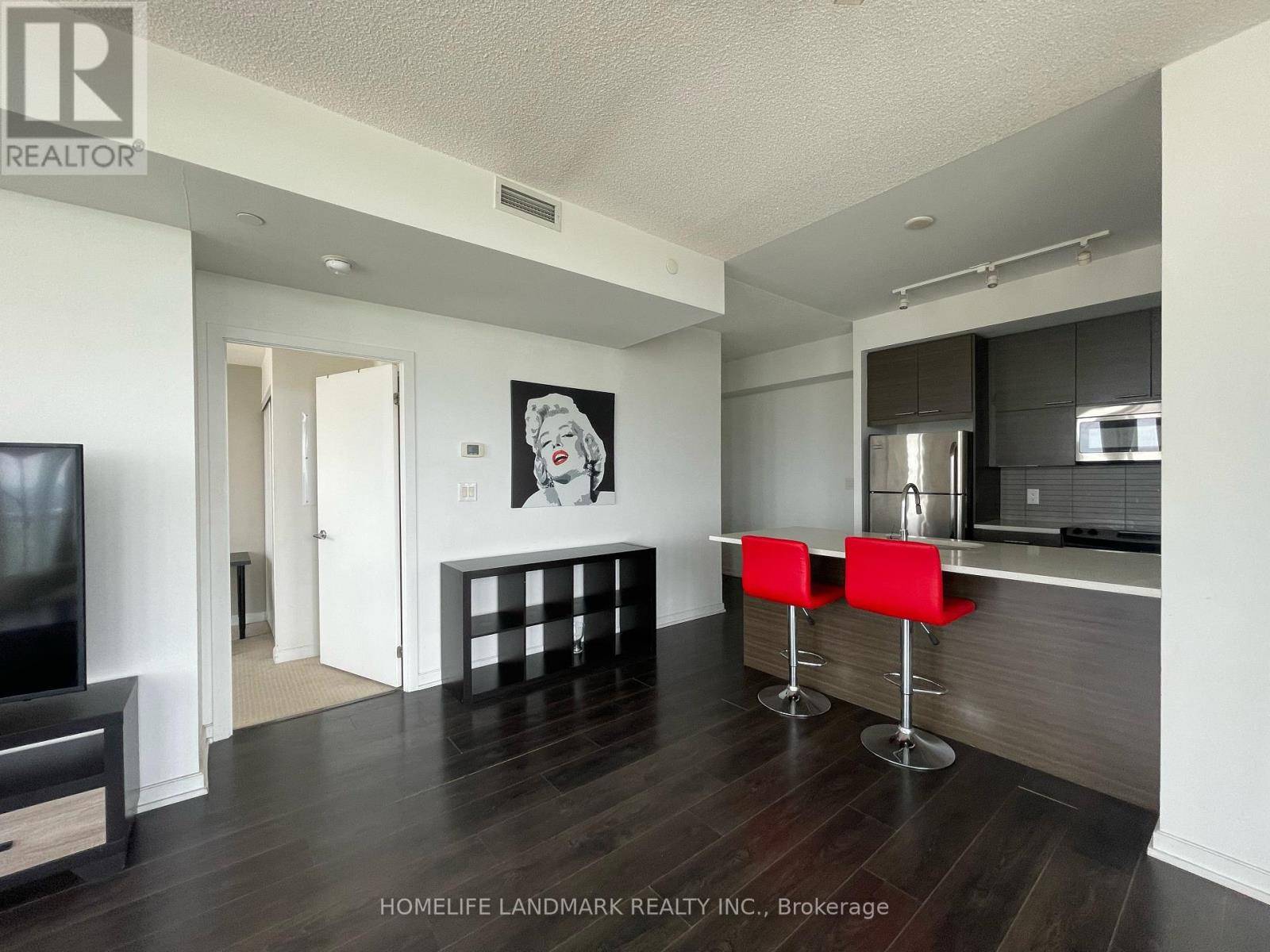 Toronto (henry Farm), ON M2J0B7,66 Forest Manor RD #1902