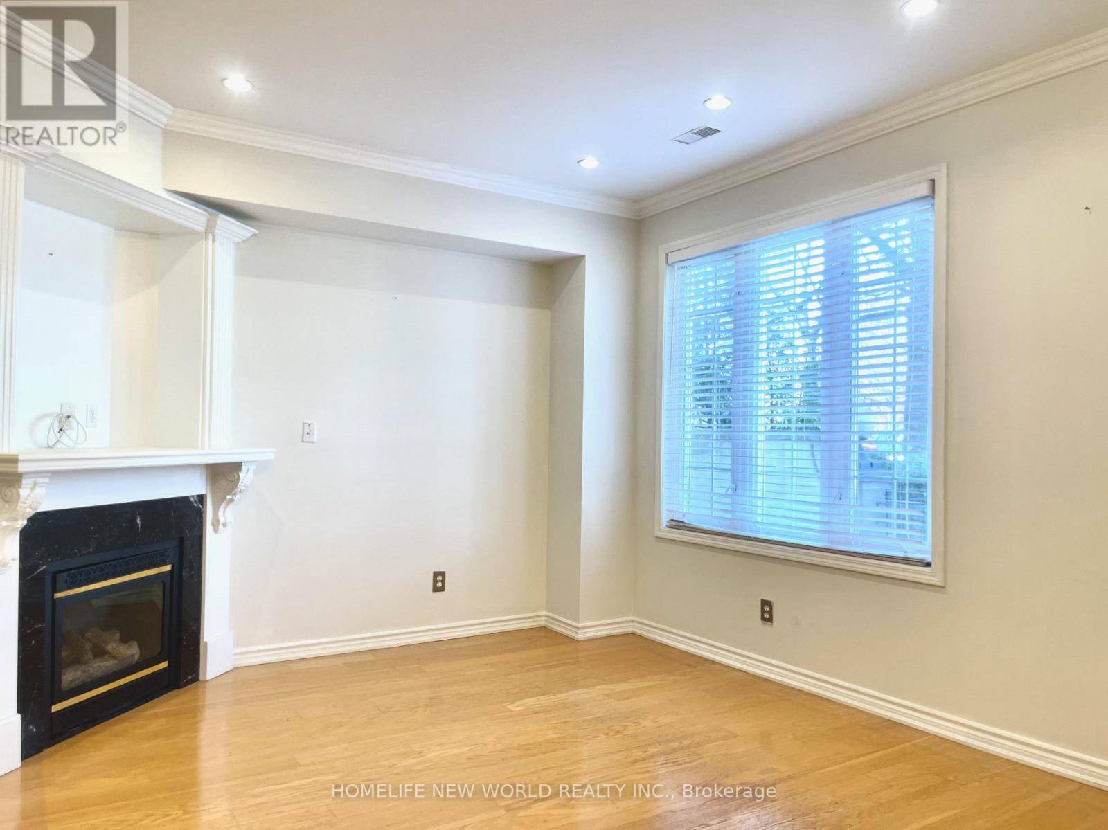 Toronto (willowdale East), ON M2N7B9,11 Everson DR #604
