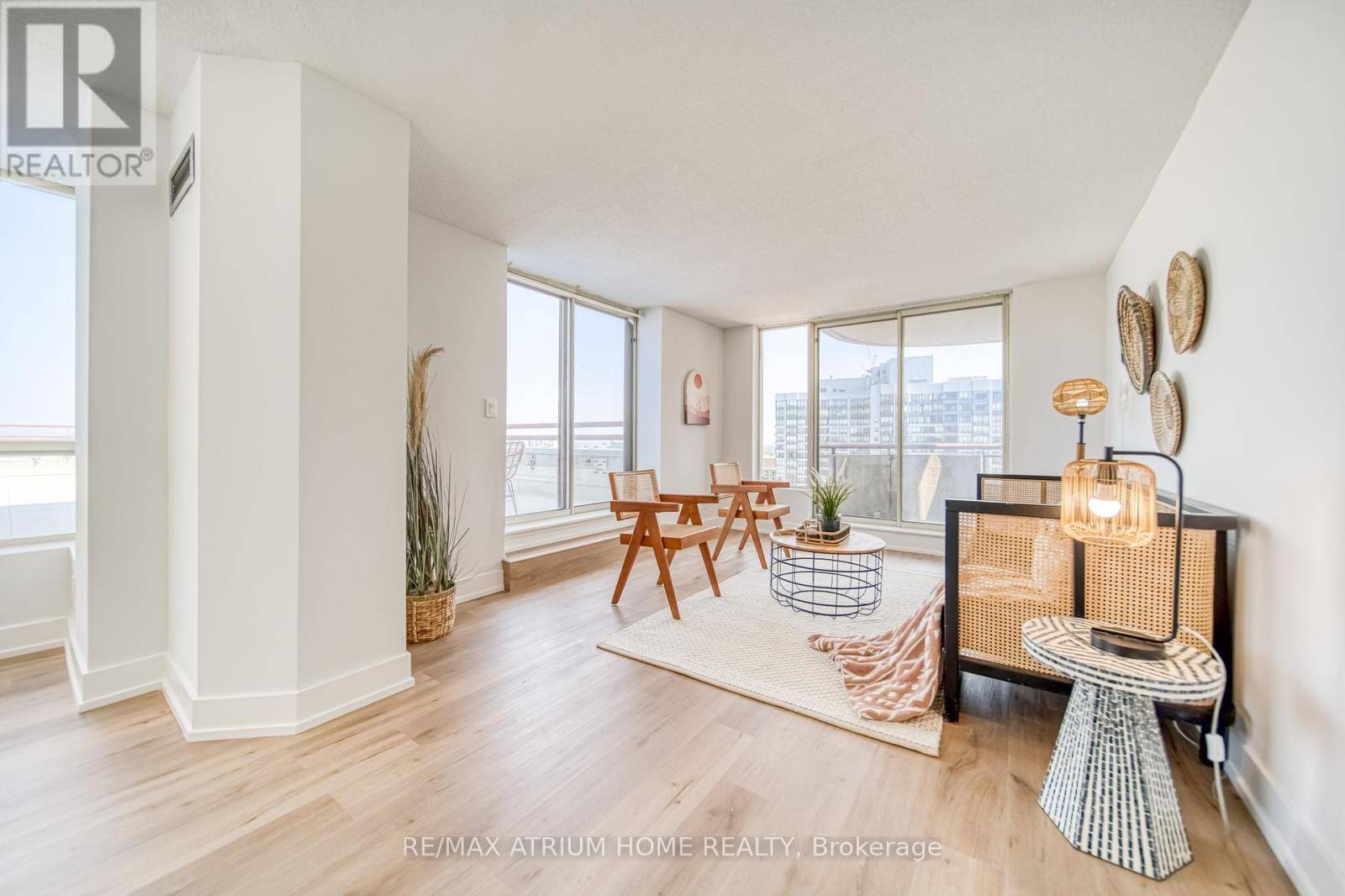 Toronto (newtonbrook East), ON M2M4H9,5765 Yonge ST #PH306