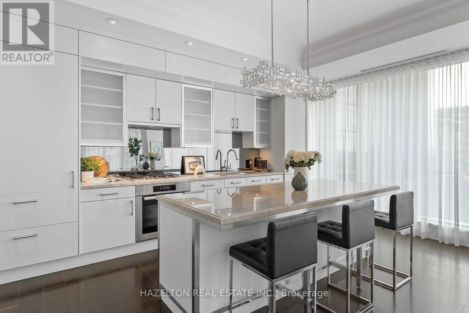 Toronto (annex), ON M5R0A1,55 Scollard ST #1201
