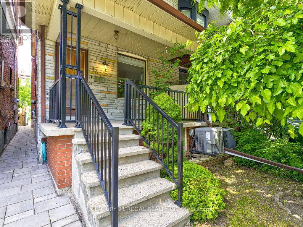 Toronto (wychwood), ON M6G2A9,46 MARCHMOUNT ROAD
