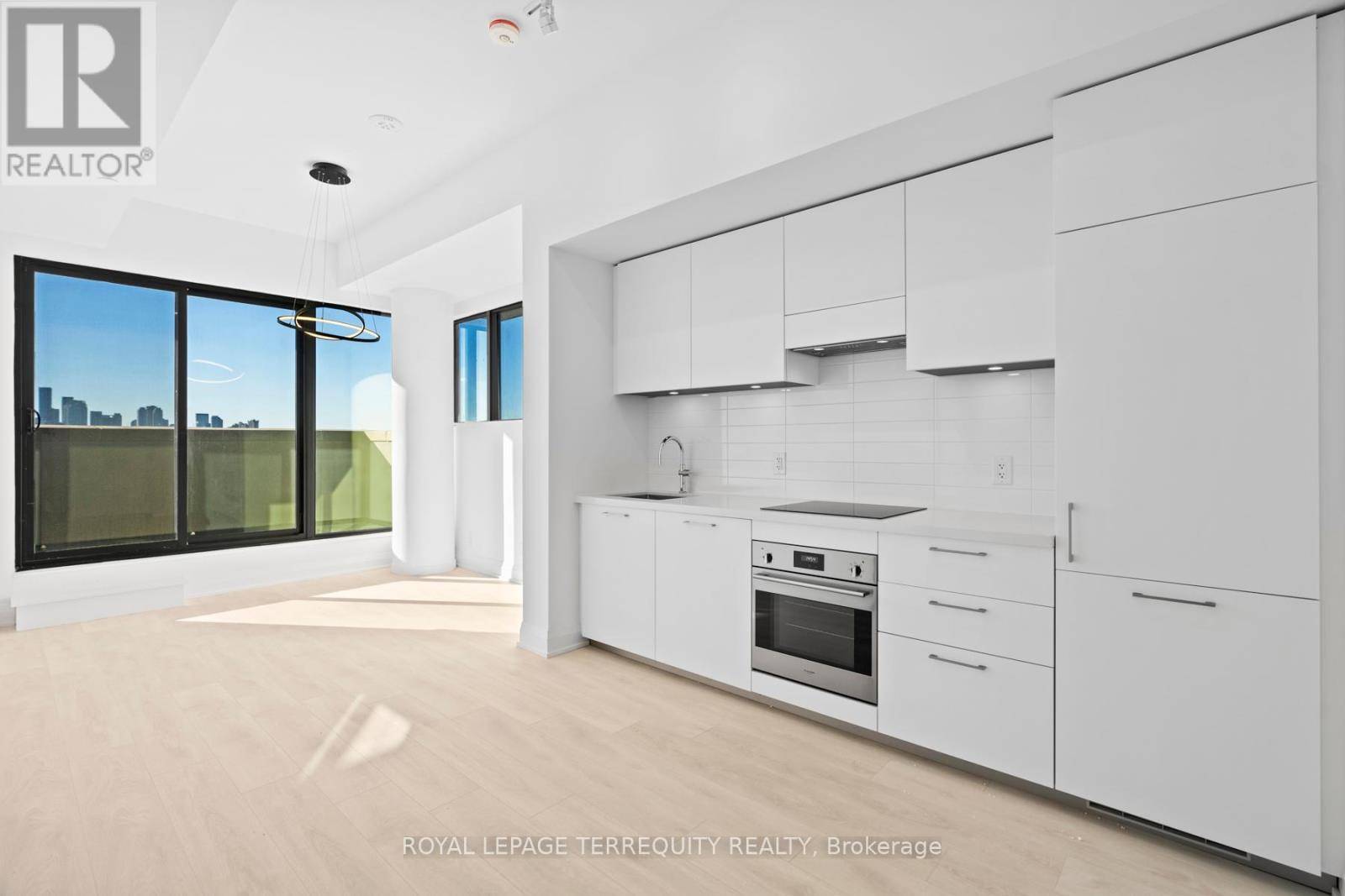 Toronto (thorncliffe Park), ON M1S2K2,33 Frederick Todd WAY #707