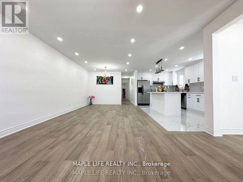 Toronto (bayview Woods-steeles), ON M2H1N8,55 JAMES GRAY DRIVE