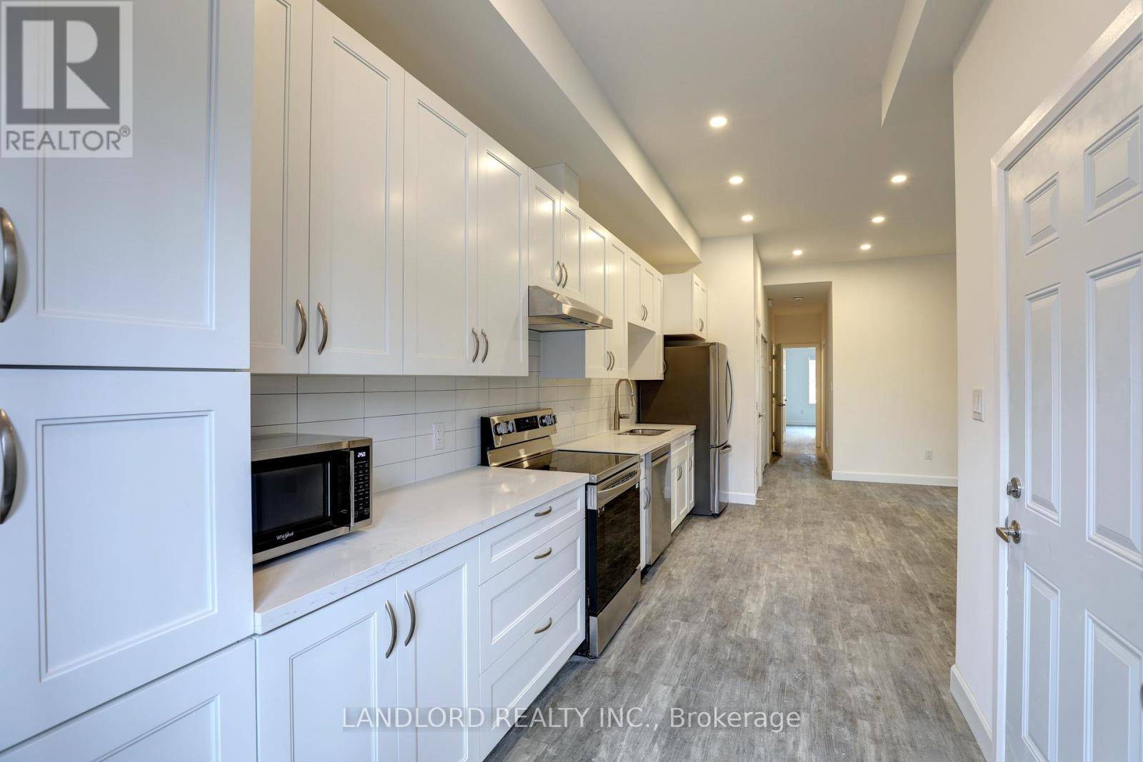 Toronto (palmerston-little Italy), ON M5S2R1,620 Bathurst ST #C