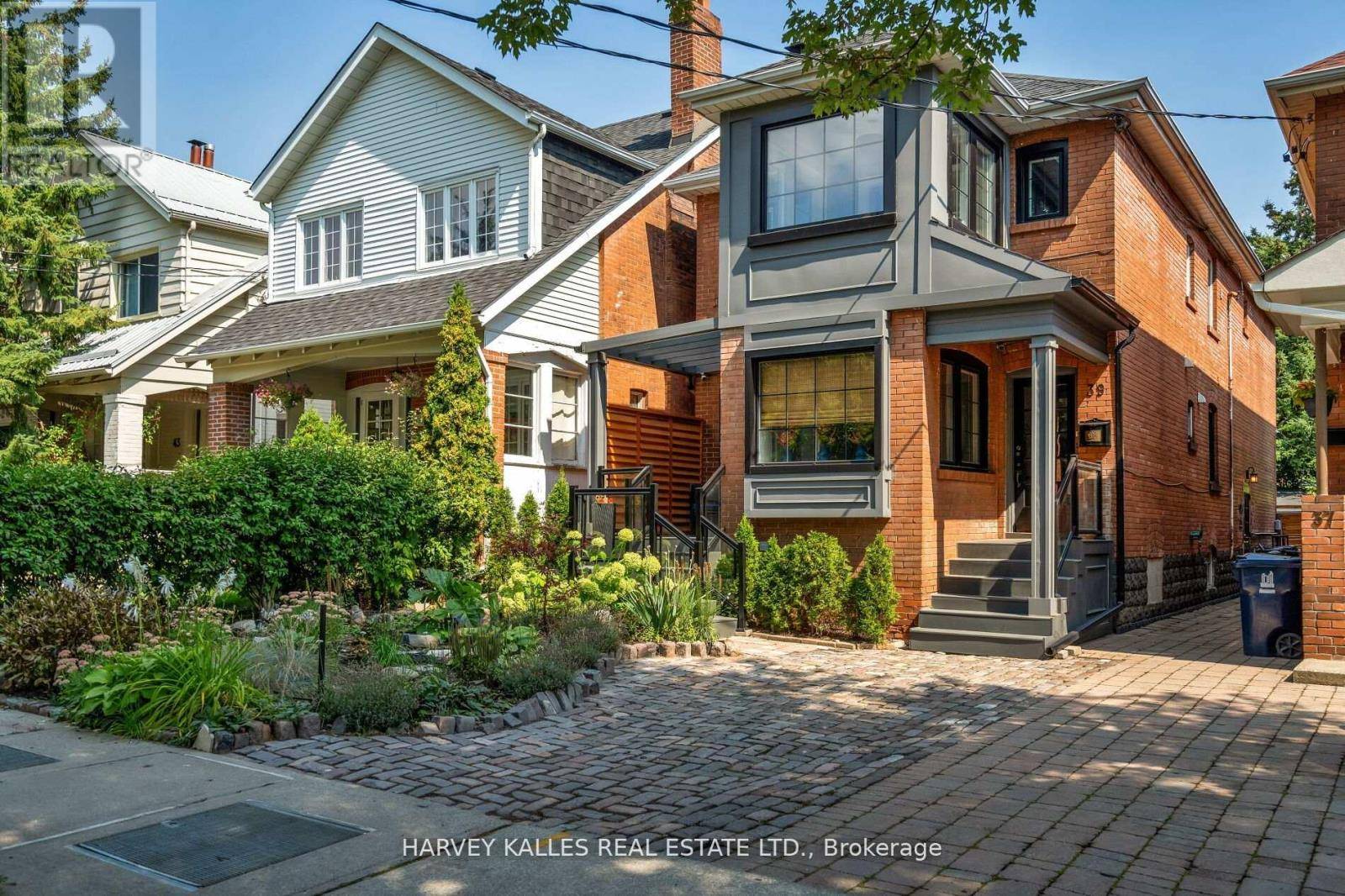 Toronto (rosedale-moore Park), ON M4W3B2,39 STANDISH AVENUE