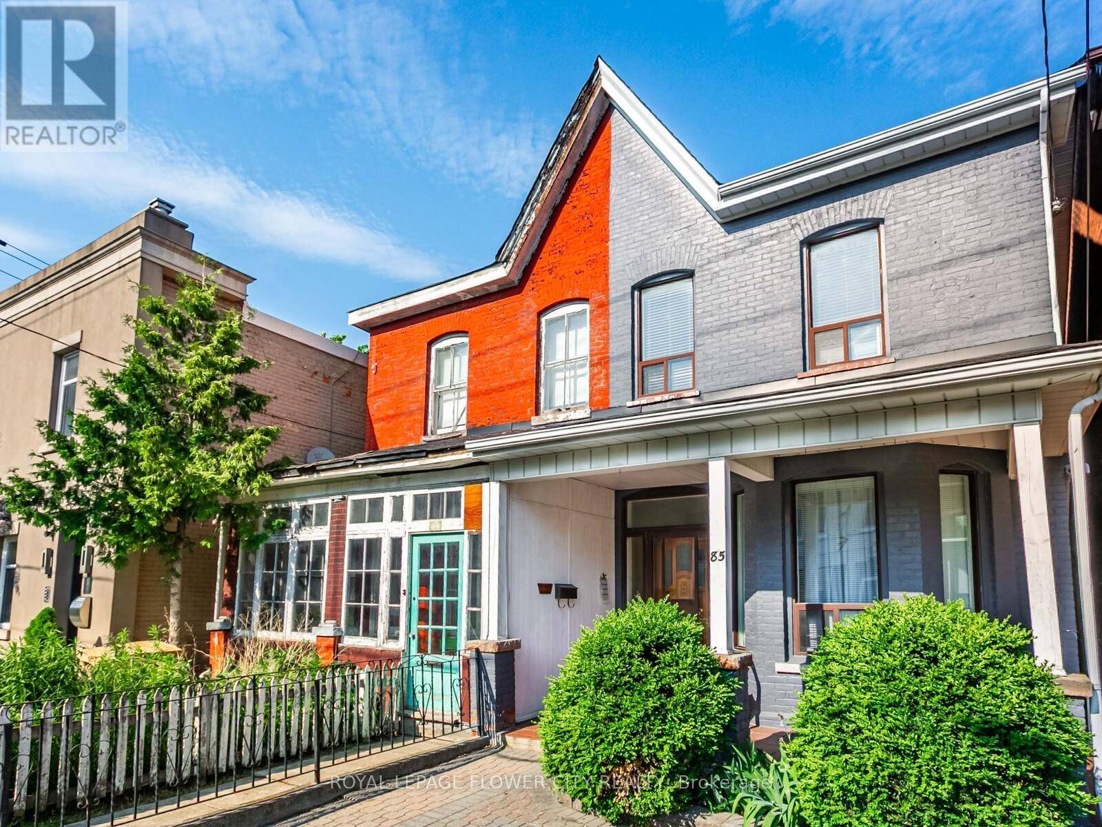 Toronto (little Portugal), ON M6J3K7,85 GLADSTONE AVENUE