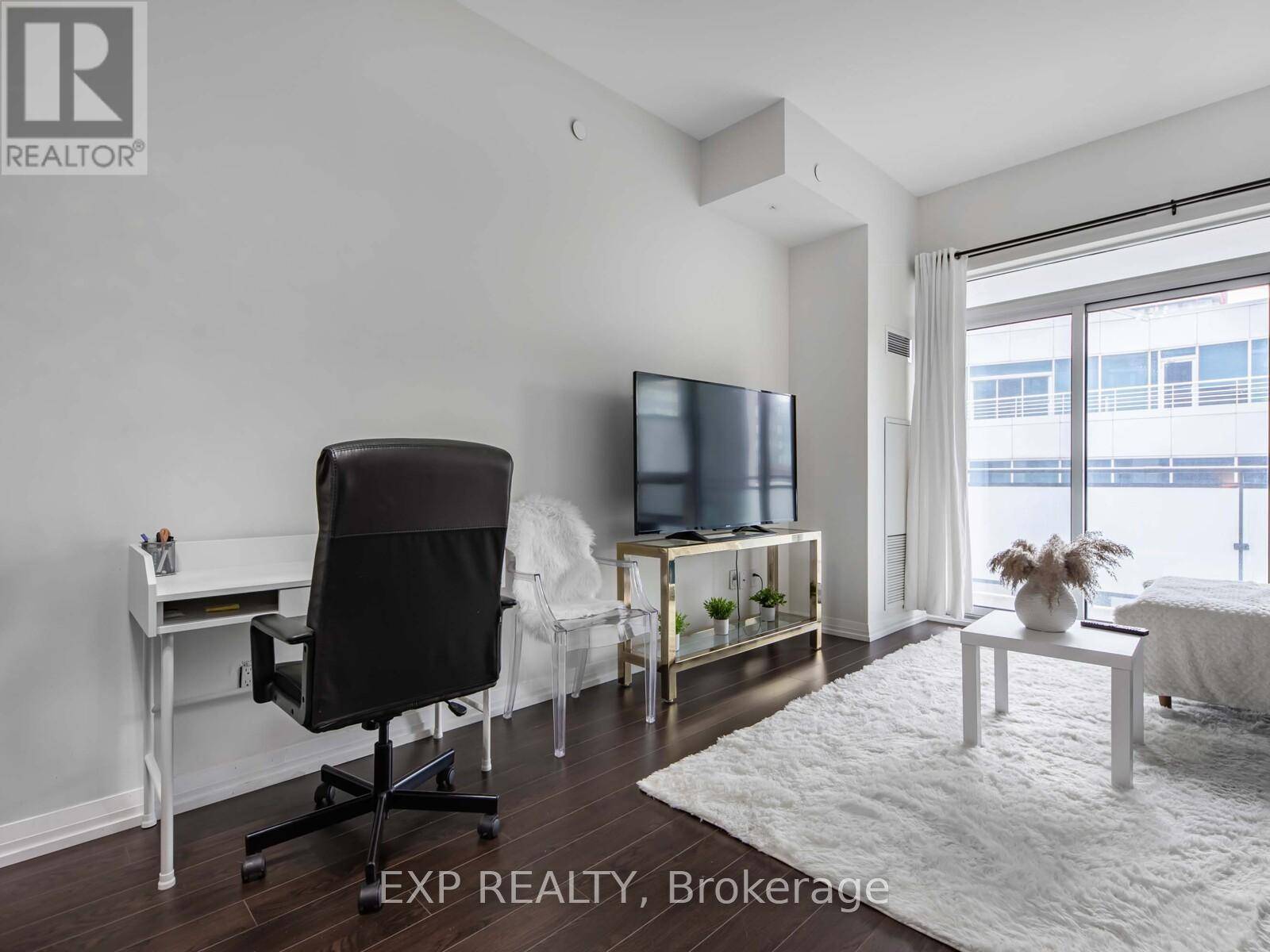Toronto (moss Park), ON M5A1N6,460 Adelaide ST East #15