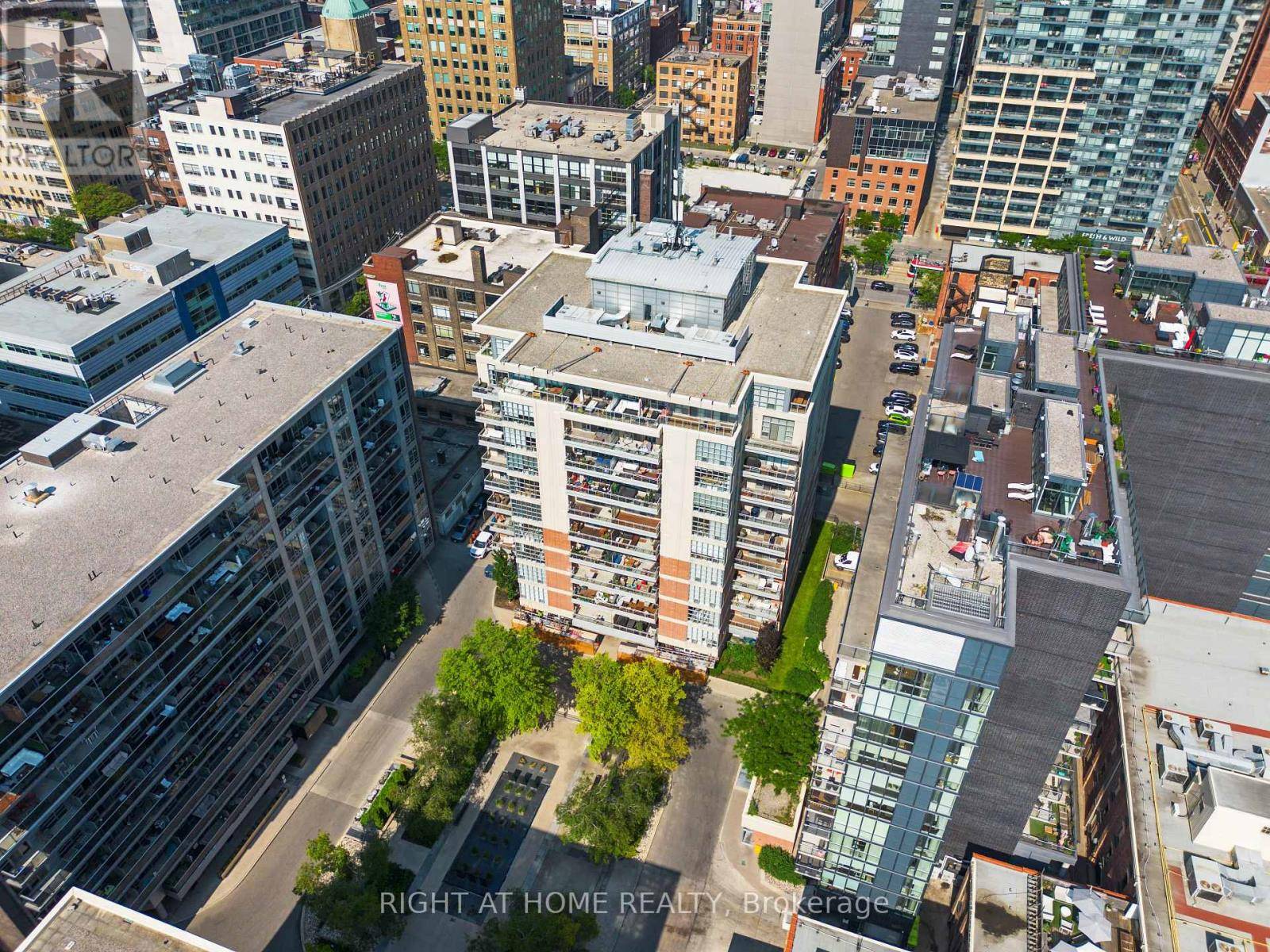 Toronto (waterfront Communities), ON M5V2L5,23 Brant S ST #209