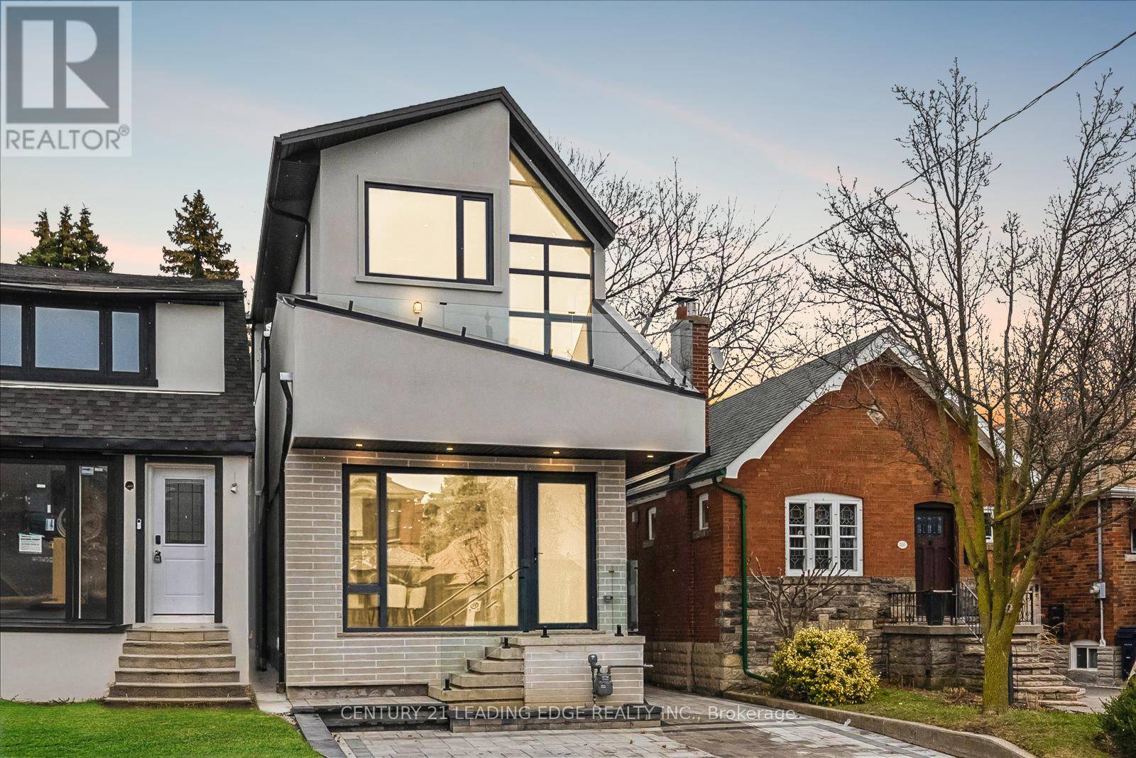 Toronto (oakwood Village), ON M6C3Y9,257 ROBINA AVENUE E