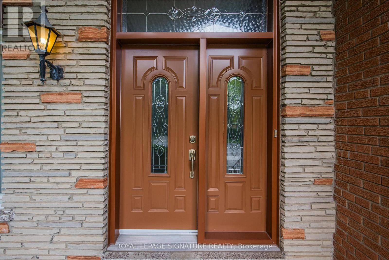Toronto (bayview Woods-steeles), ON M2M2Y8,3 ROCKLAND DRIVE