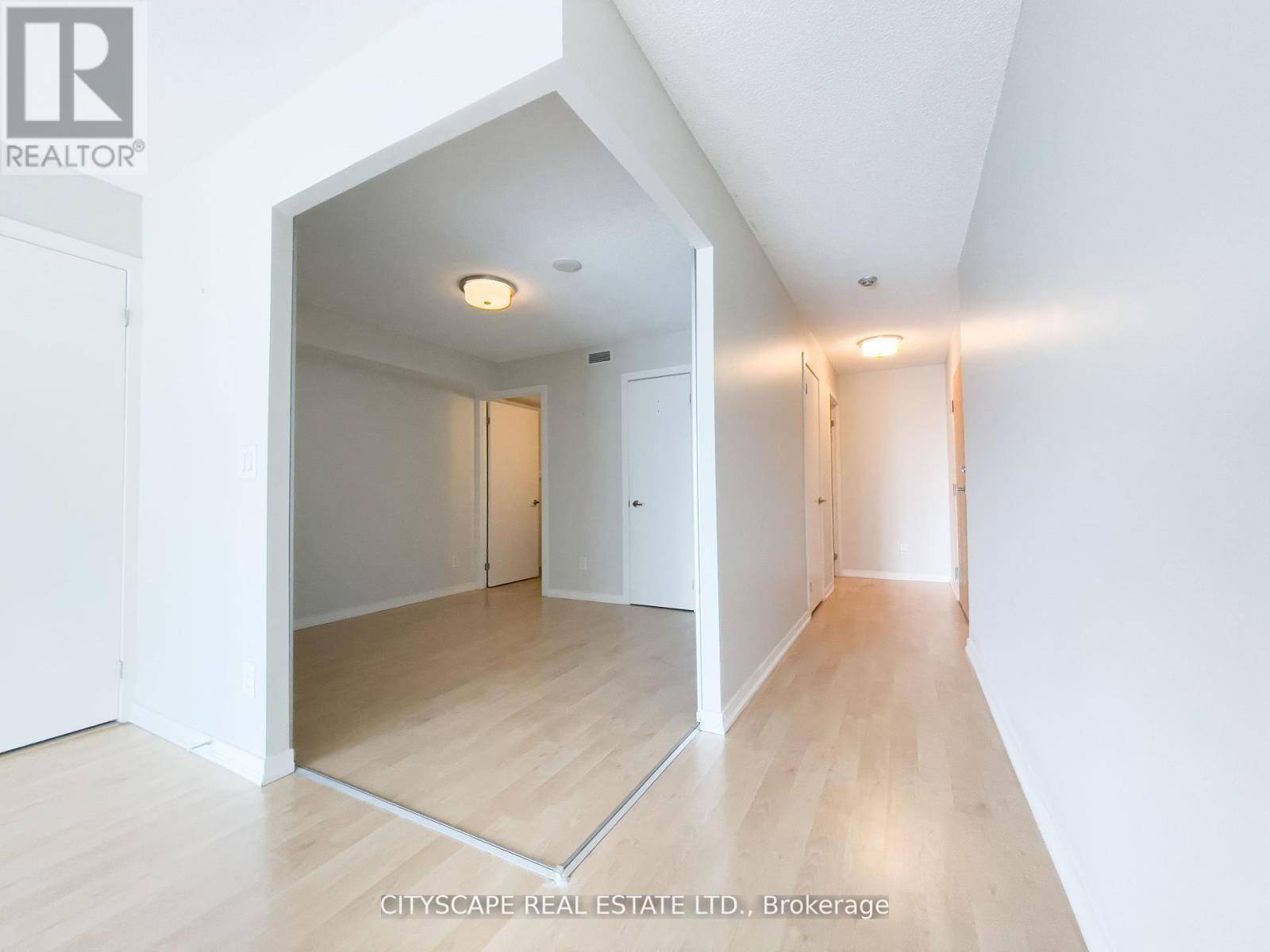 Toronto (niagara), ON M6K0A4,38 Joe Shuster WAY #1403