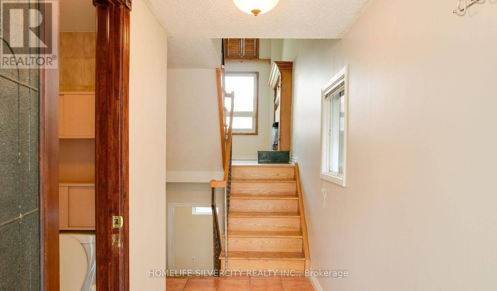 Toronto (westminster-branson), ON M2R3T8,54 CARNIVAL COURT