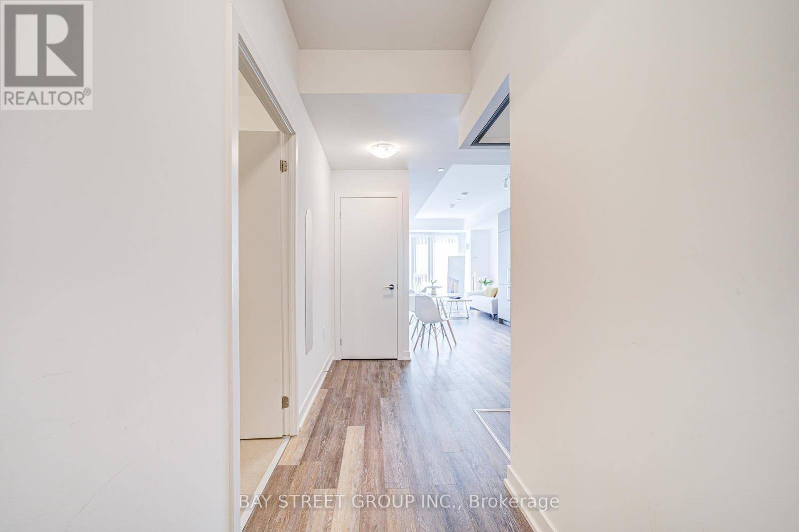 Toronto (lawrence Park North), ON M5M1B2,250 Lawrence AVE West #320