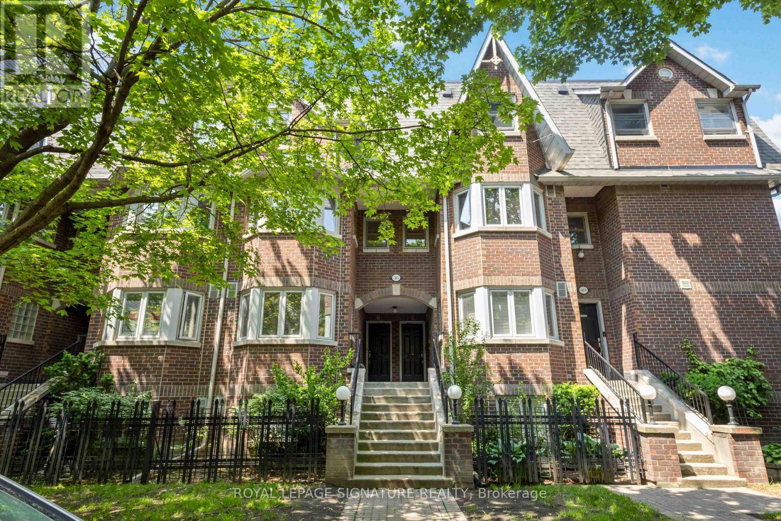Toronto (niagara), ON M6J3T7,36B MASSEY STREET