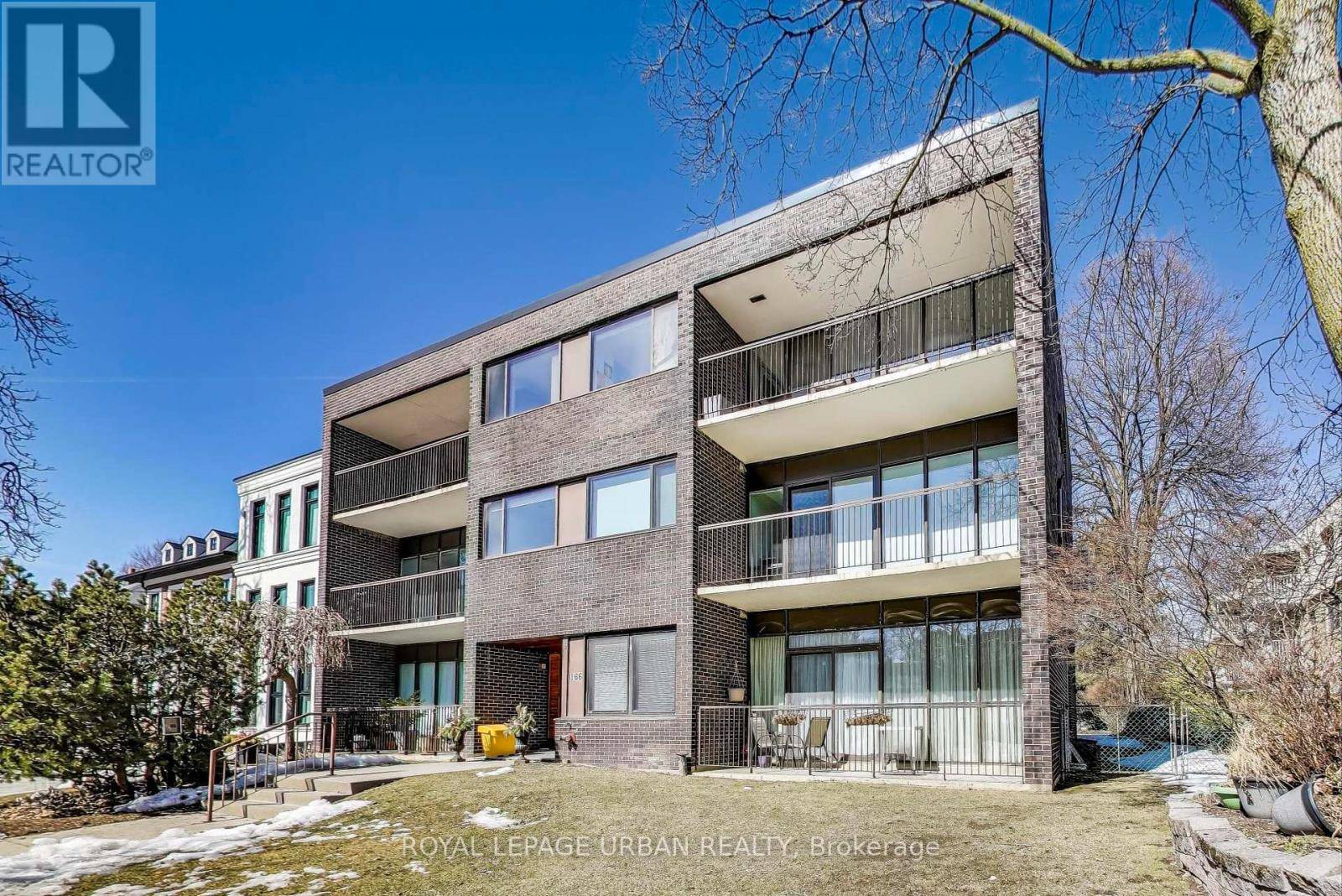 Toronto (mount Pleasant East), ON M4P2A8,166 Sherwood AVE #7