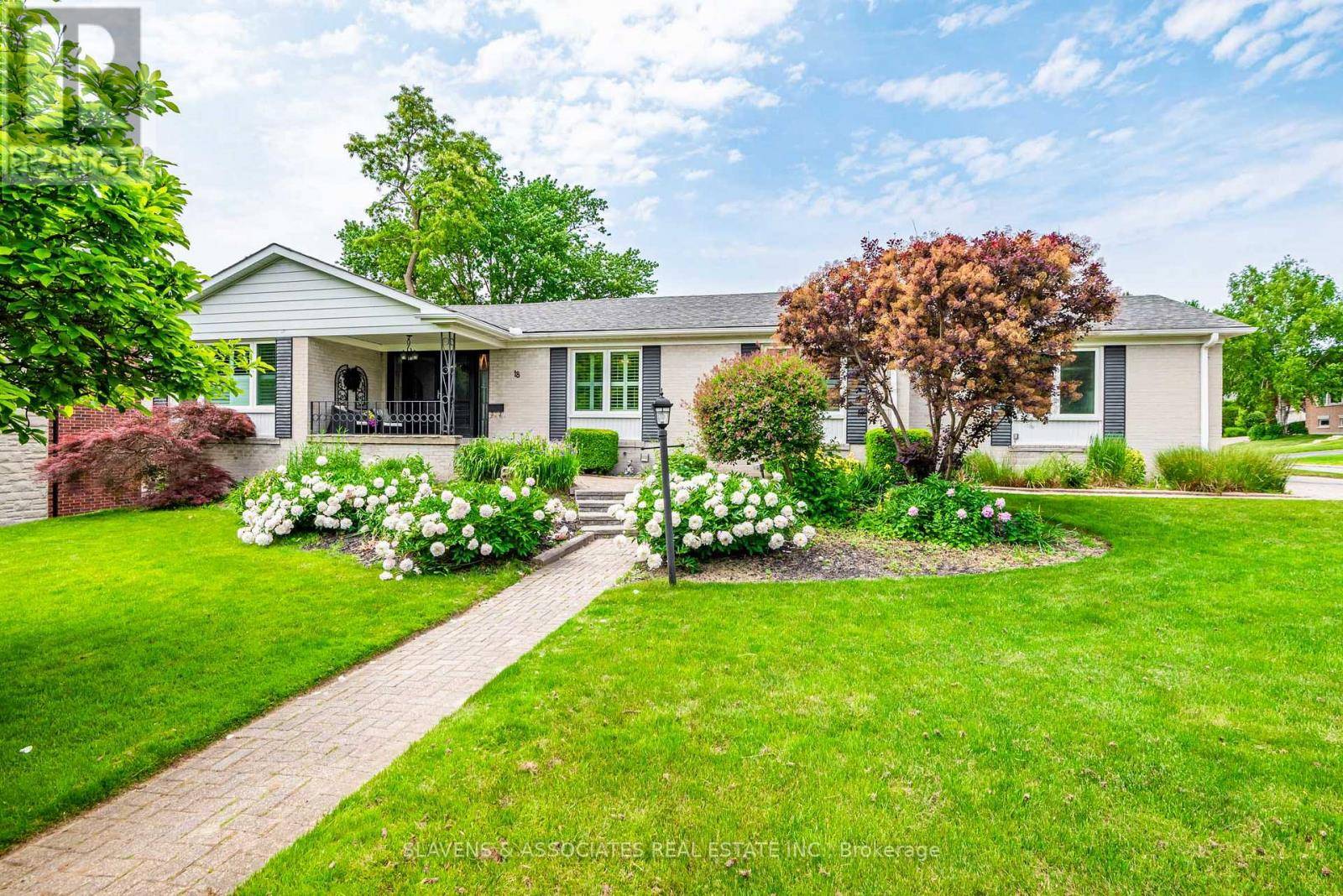 Toronto (parkwoods-donalda), ON M3A3G3,18 TETBURY CRESCENT