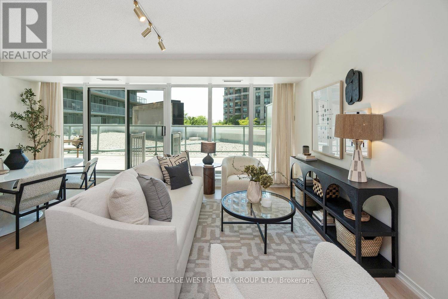 Toronto (willowdale West), ON M2N7L2,5508 Yonge ST #202