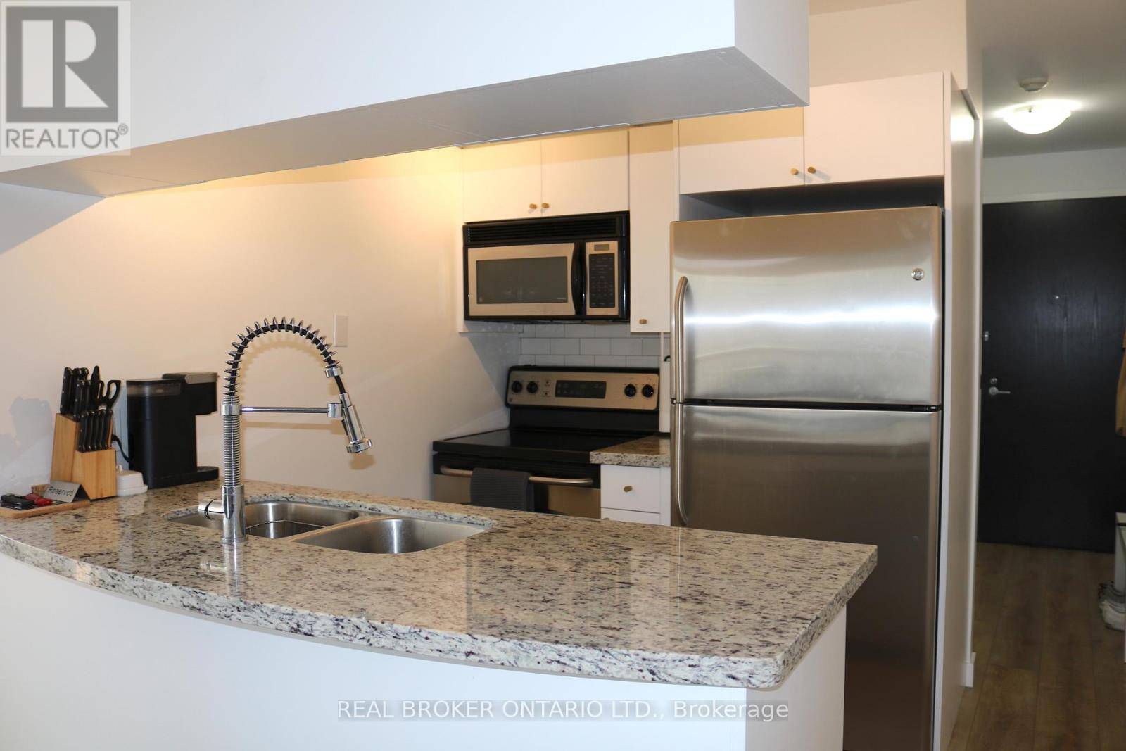 Toronto (niagara), ON M6K3M8,1005 King ST West #307