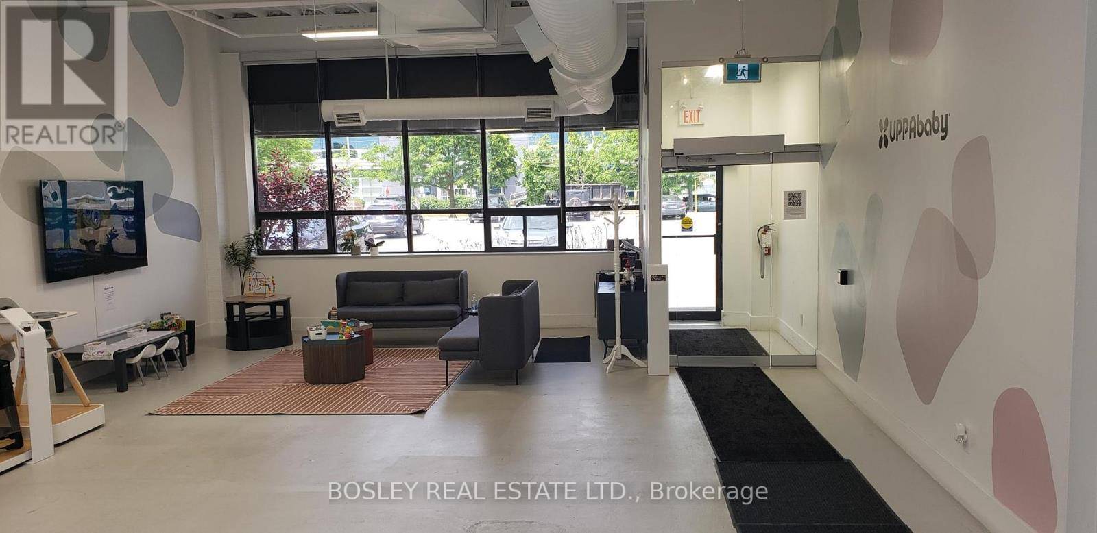 Toronto (leaside), ON M4G2H7,105 Vanderhoof AVE #3