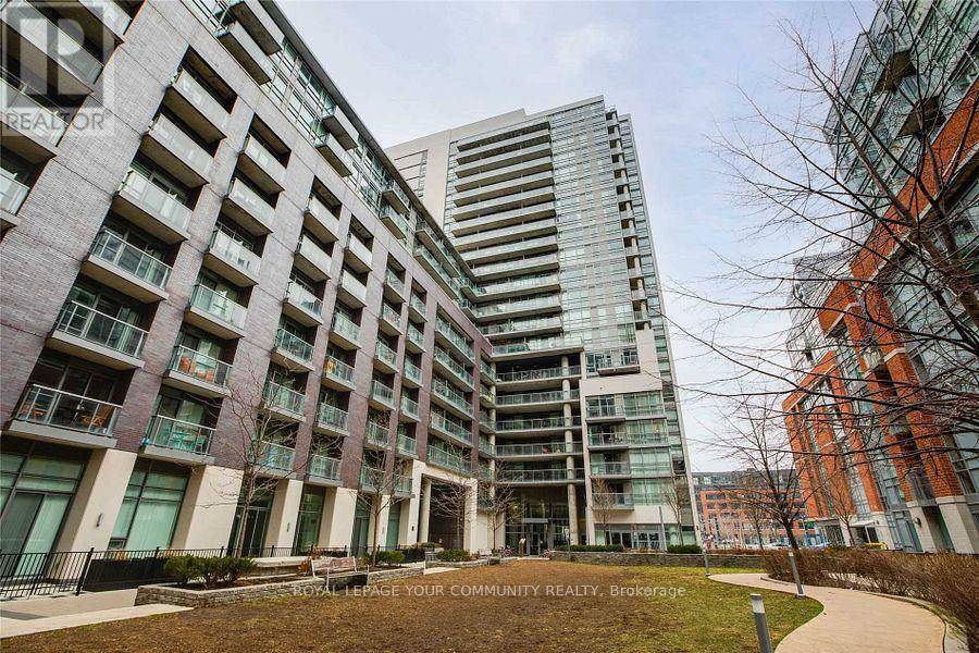 Toronto (little Portugal), ON M6J0A2,68 Abell ST #215