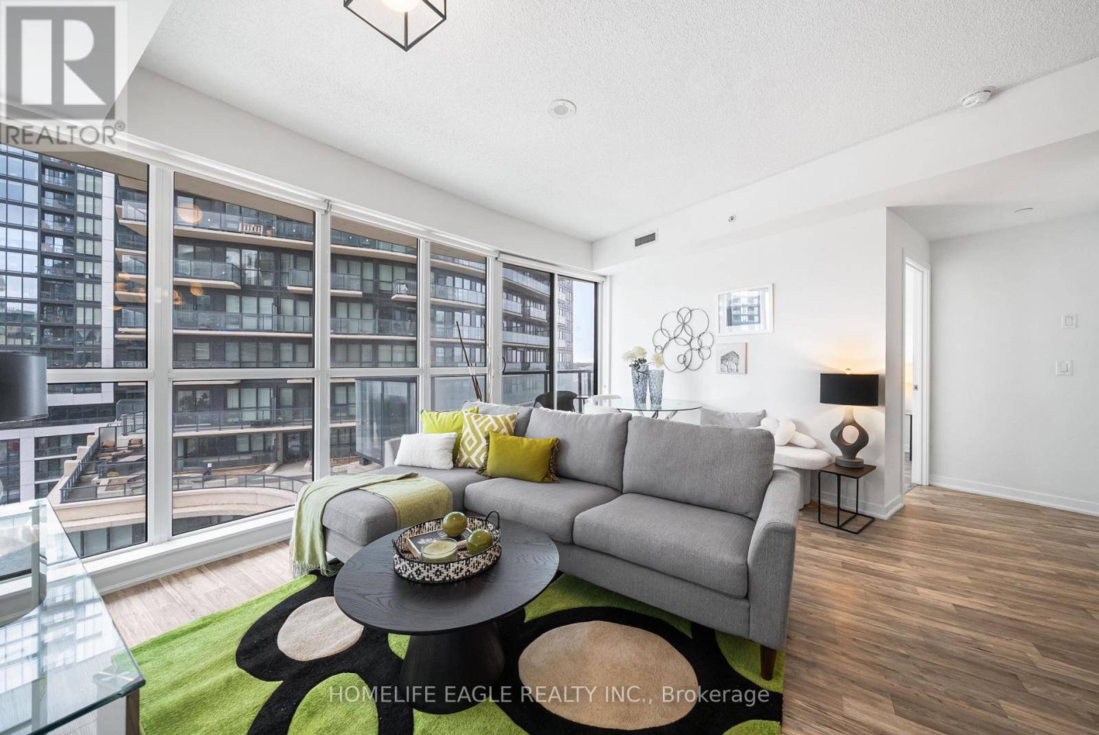 Toronto (niagara), ON M6K3P8,51 East Liberty ST #706