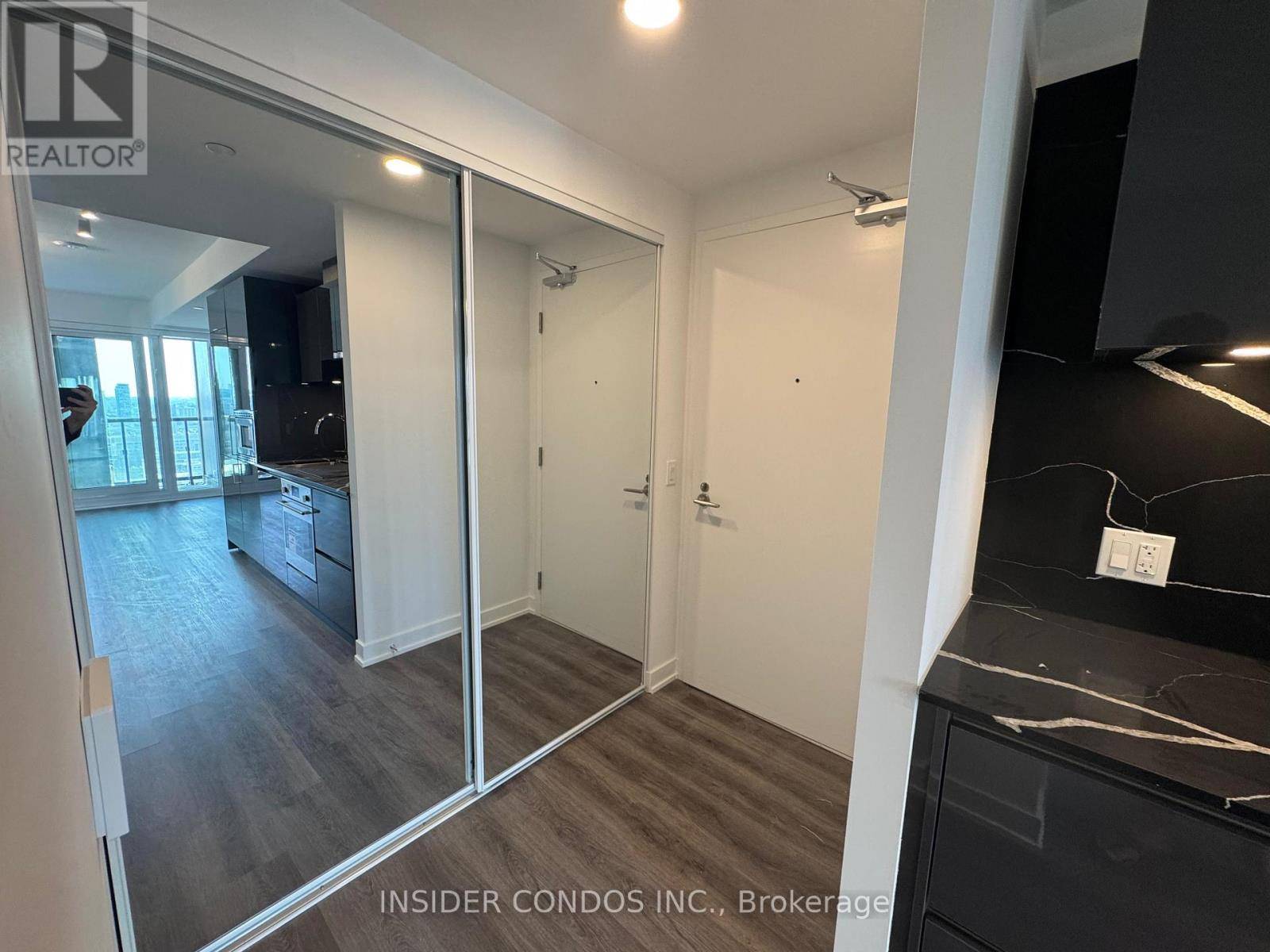 Toronto (kensington-chinatown), ON M5T0E2,238 Simcoe ST North #3010
