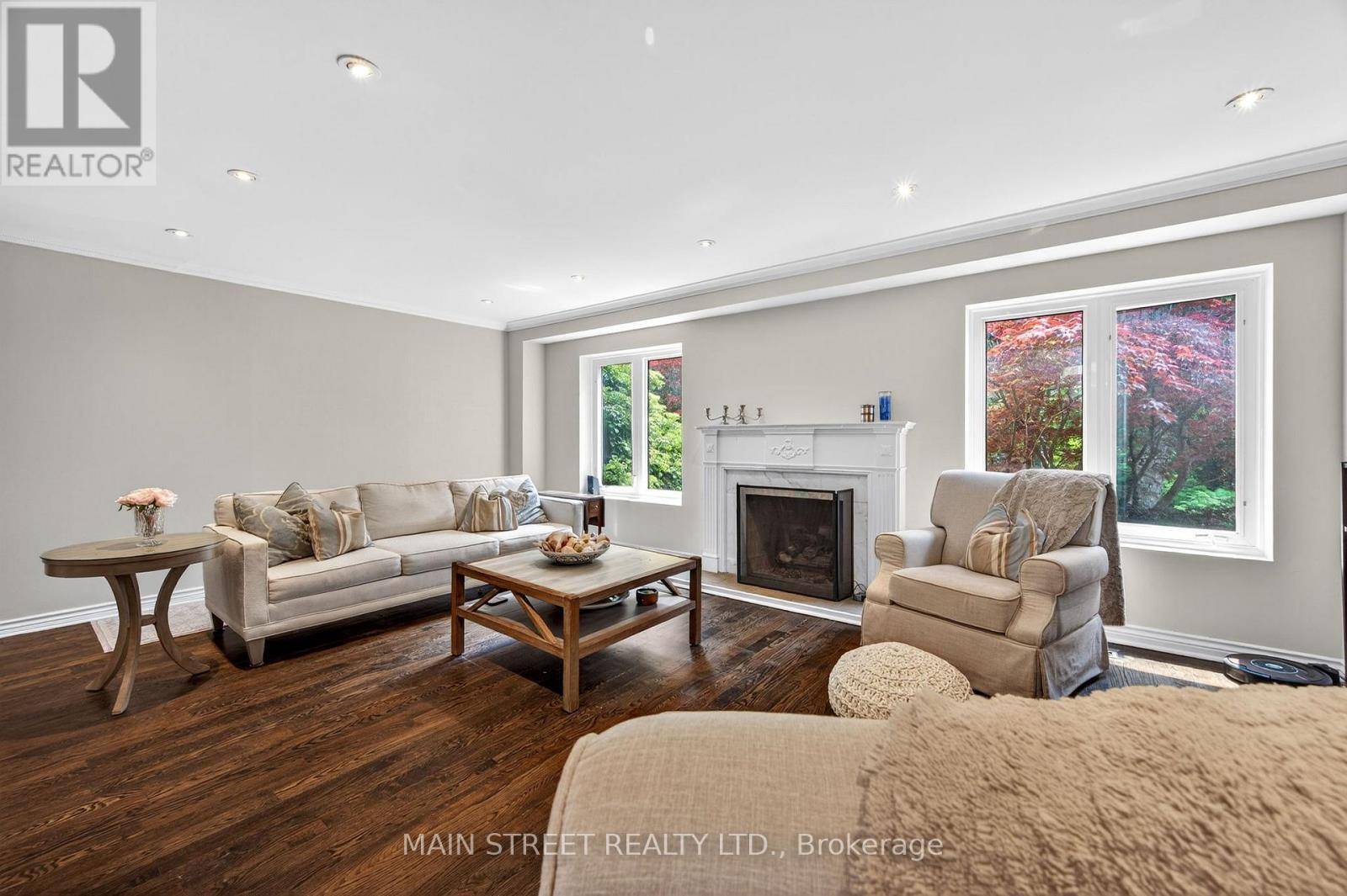 Toronto (mount Pleasant East), ON M4S1B4,737 MERTON STREET