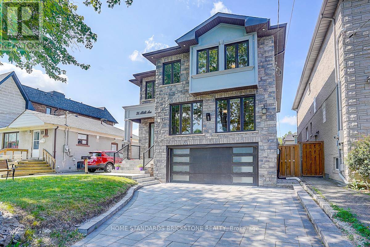 Toronto (newtonbrook East), ON M2M2V1,36 ABITIBI AVENUE N