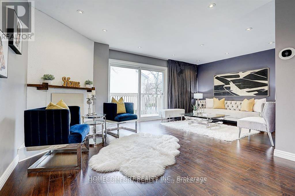 Toronto (don Valley Village), ON M2J4S1,68 MARIS SHEPWAY