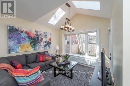 Toronto (mount Pleasant East), ON M4S2R8,142 FORMAN AVENUE