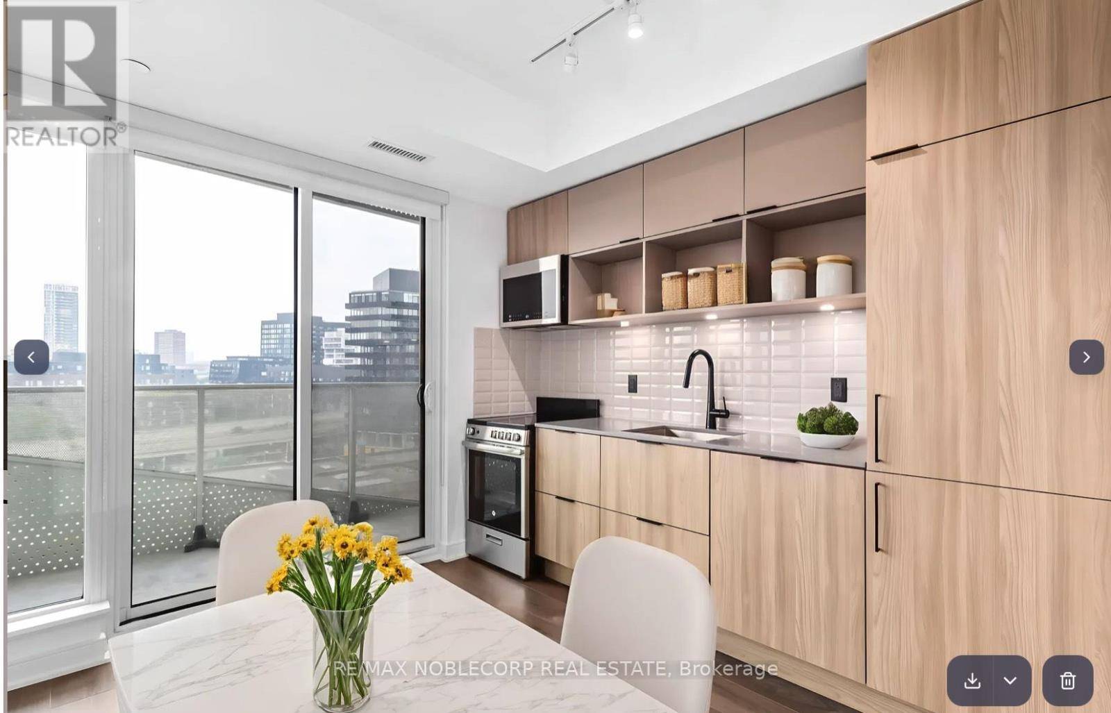 Toronto (waterfront Communities), ON M5A0S8,60 Tannery RD #919