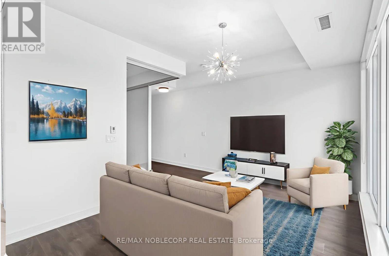 Toronto (waterfront Communities), ON M5A0S8,60 Tannery RD #919