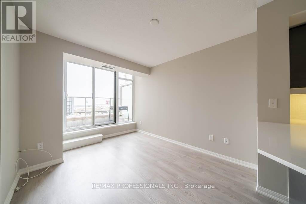 Toronto (niagara), ON M6K3R2,65 East Liberty ST #720