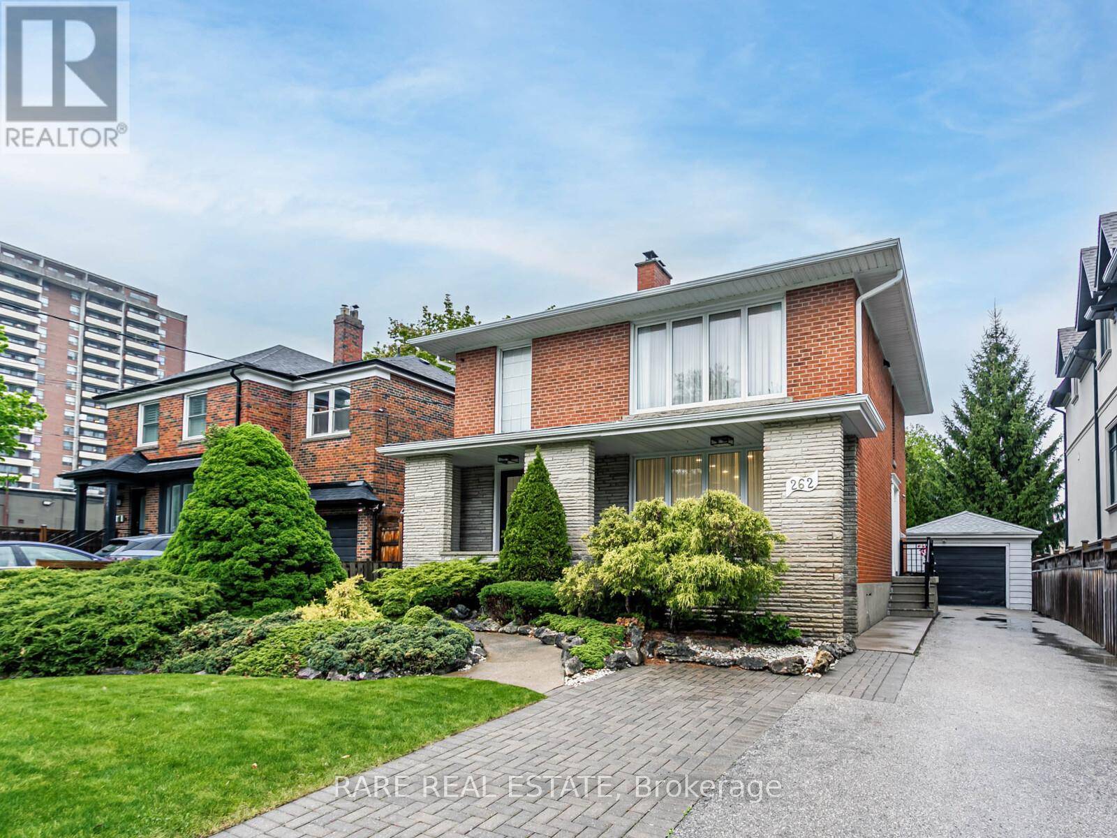 Toronto (bedford Park-nortown), ON M5M2P9,262 HADDINGTON AVENUE