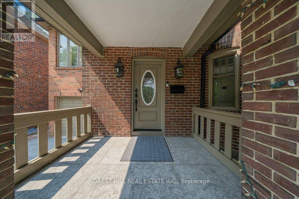 Toronto (bedford Park-nortown), ON M5M2J9,82 BROOKE AVENUE