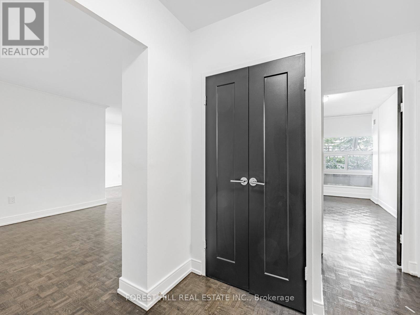 Toronto (rosedale-moore Park), ON M4T1E3,7 Jackes AVE #103