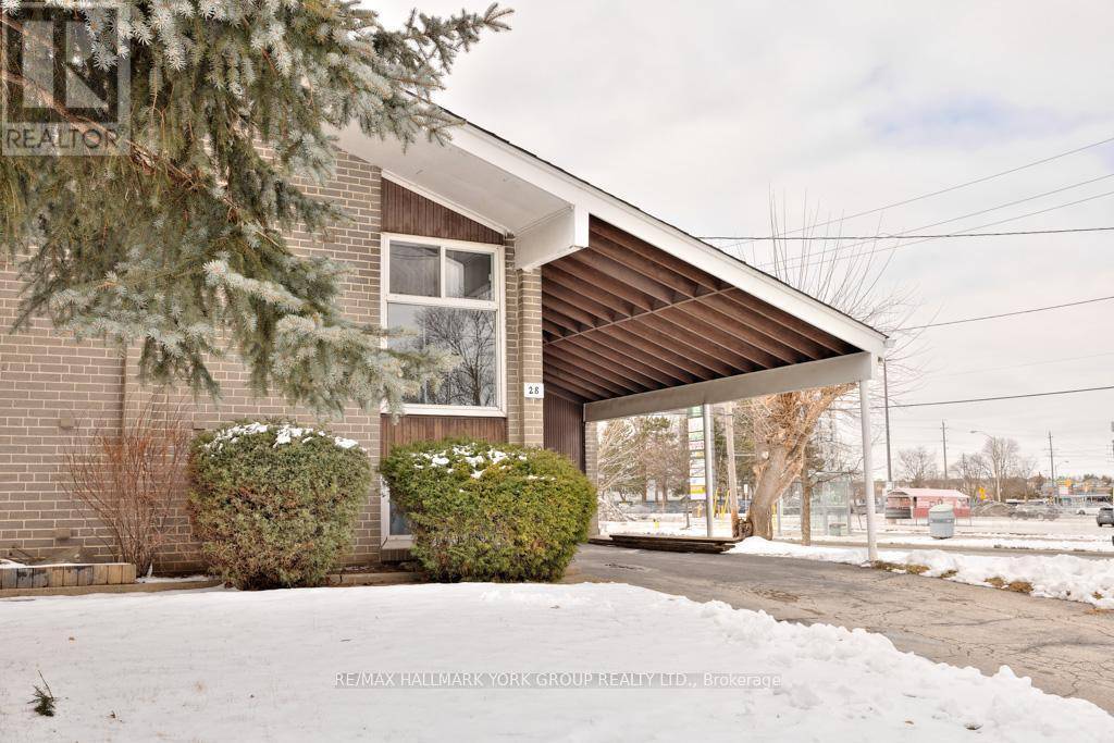 Toronto (newtonbrook West), ON M2R2Y2,28 BISON DRIVE