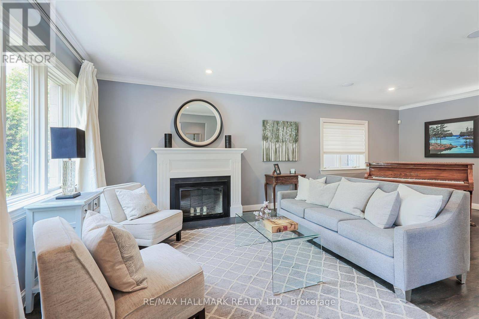 Toronto (leaside), ON M4G1Z9,27 CAMERON CRESCENT