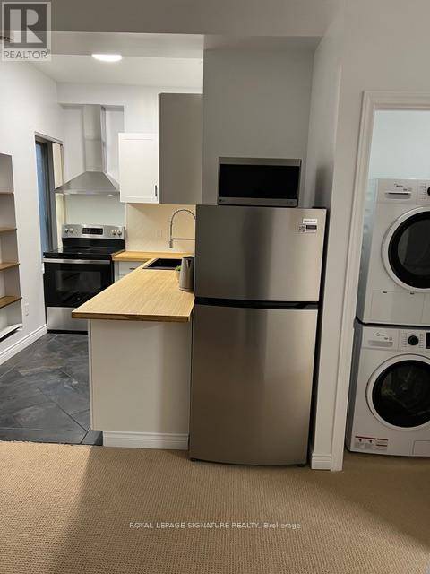 Toronto (cabbagetown-south St. James Town), ON M5A2L1,208 Carlton ST #Main