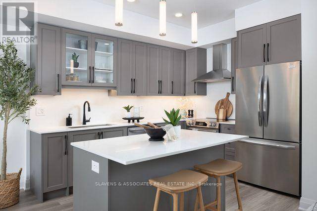 Toronto (bedford Park-nortown), ON M4M1S4,600 Brookdale AVE #2